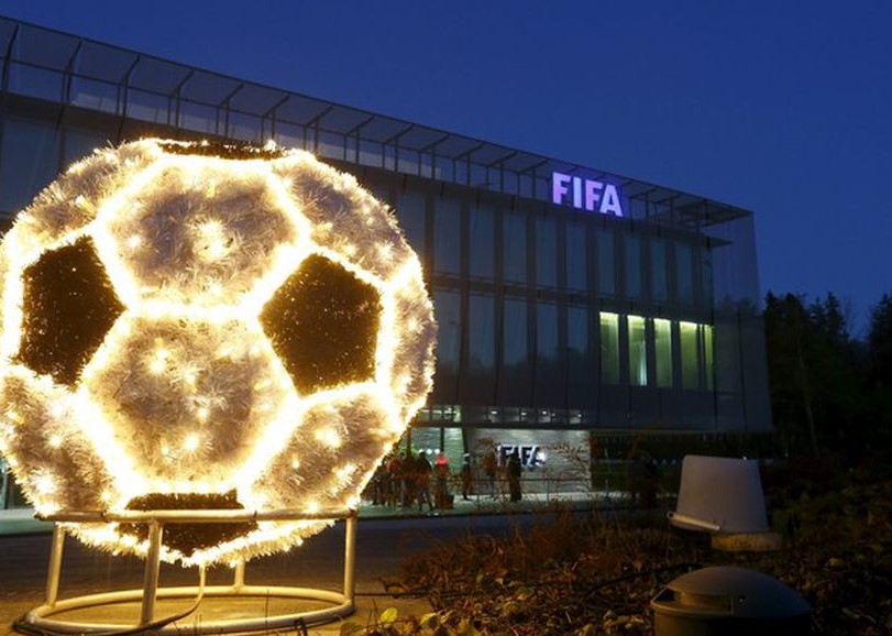 FIFA ialah badan tertinggi sepak bola di dunia.